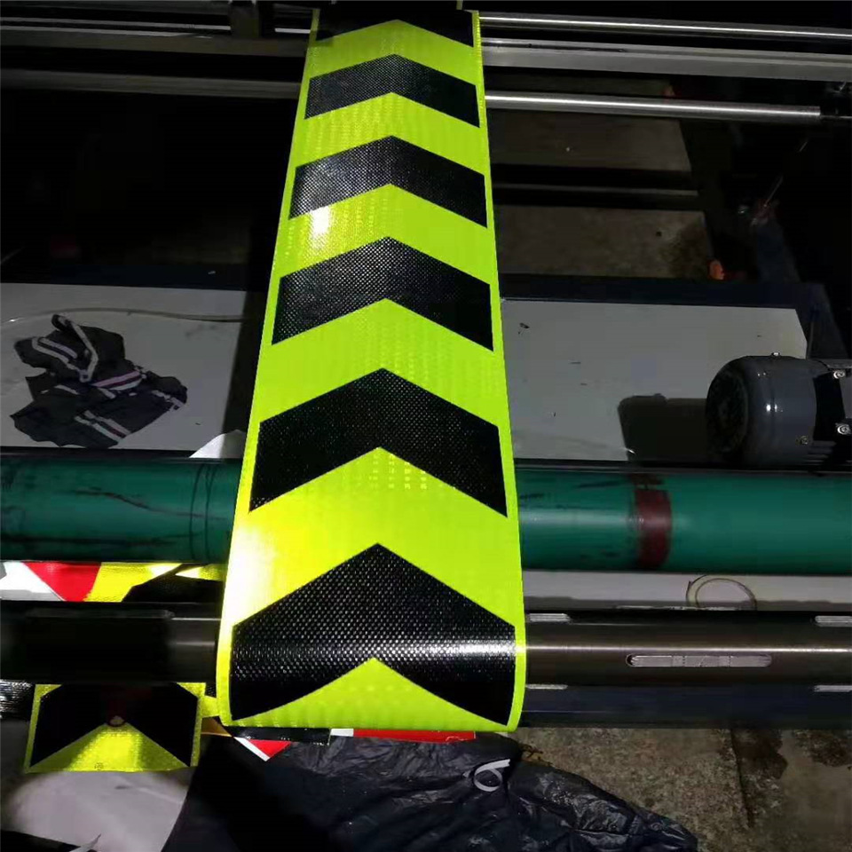 深圳工程級反光膜可噴EGP超強級晶彩格噴繪布交通標(biāo)志門牌白色UV打印